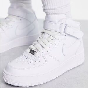 Nike Air Force 1 Mid Sneakers